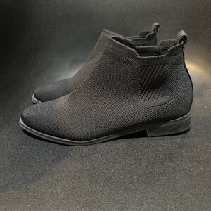 VIVAIA Black Knit Chelsea Ankle Boots Pull Tab Block Heel Women's US 8